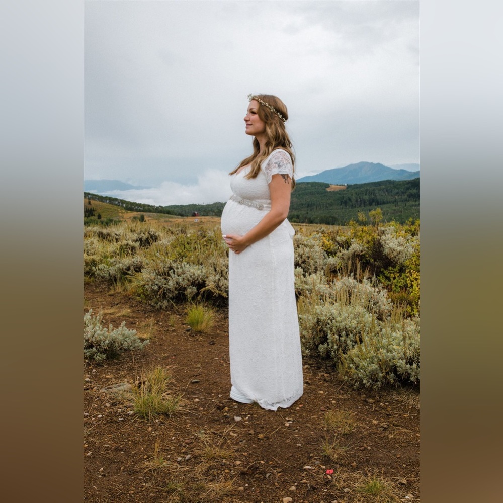 Tiffany Rose Maternity Gown Size 2 White